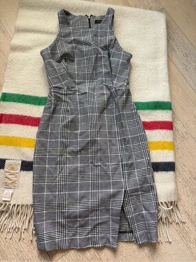 Banana Republic Gray Plaid Sleeveless Sheath Dress